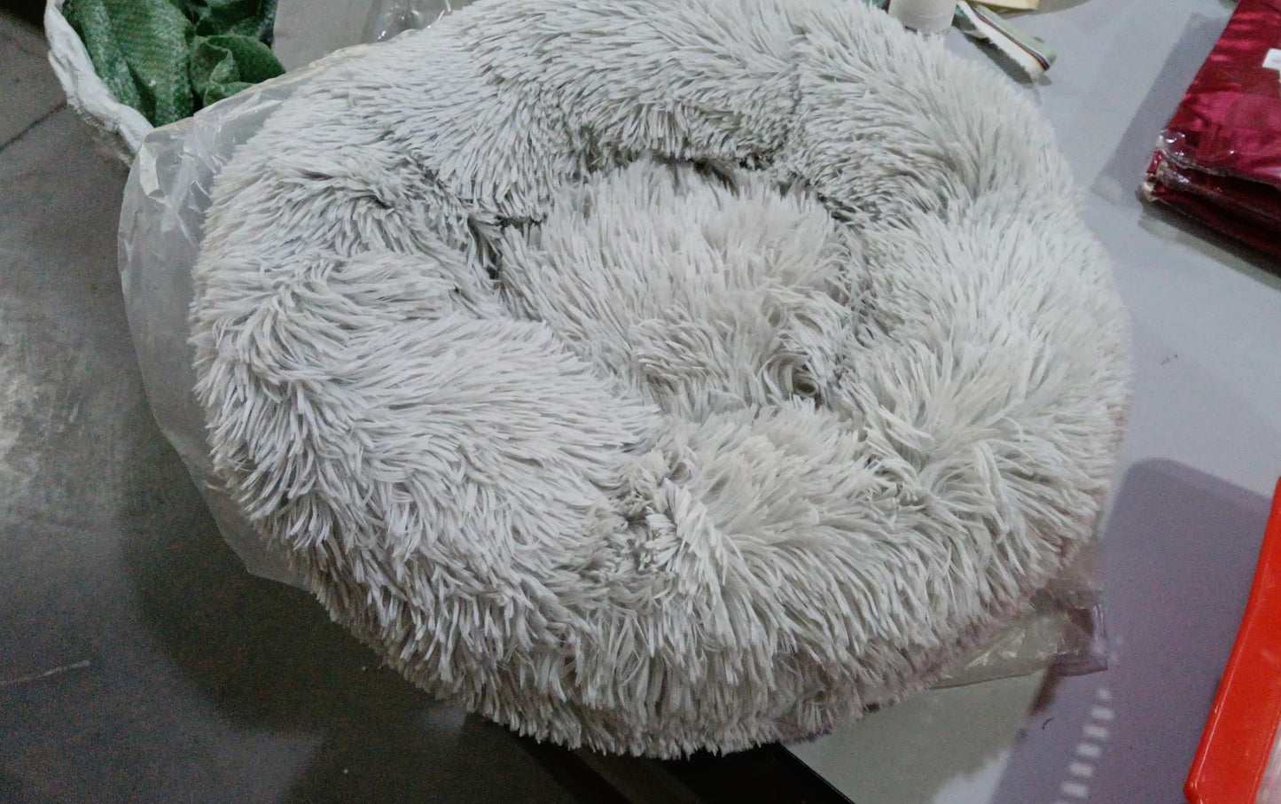 Fluffy Round Plush Pet Bed – Cozy, Warm & Perfect for Dogs & Cats! - Pet house